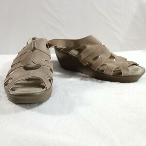 Skechers Sandals Memory Foam Womens 9 Platform Suede Strappy Tan Shoes
